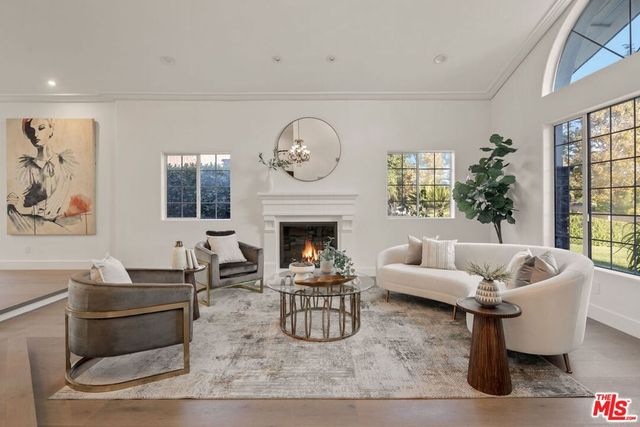 17011 Gledhill Street, Northridge, CA 91325