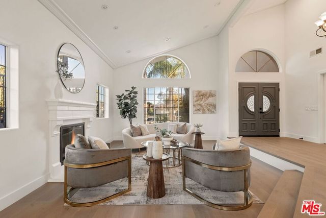 17011 Gledhill Street, Northridge, CA 91325