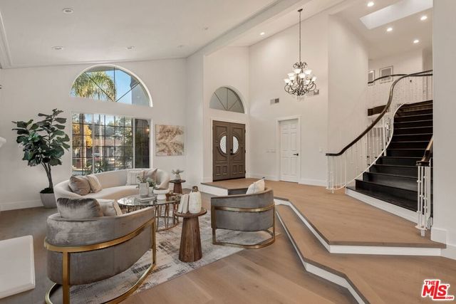 17011 Gledhill Street, Northridge, CA 91325