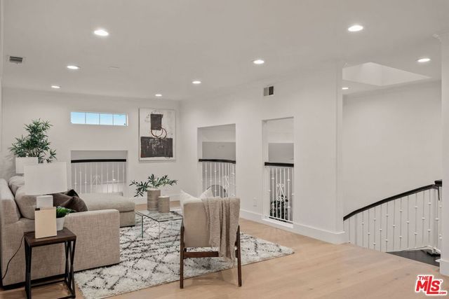 17011 Gledhill Street, Northridge, CA 91325