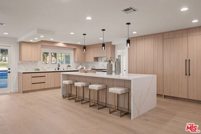 17011 Gledhill Street, Northridge, CA 91325