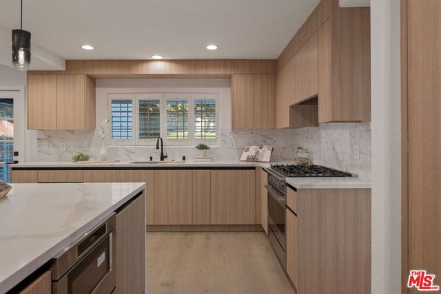 17011 Gledhill Street, Northridge, CA 91325