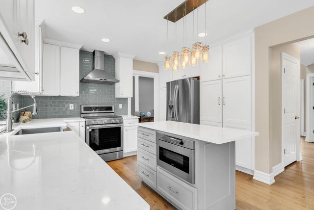 3007 Shorewood Boulevard, Fort Gratiot, MI 48059