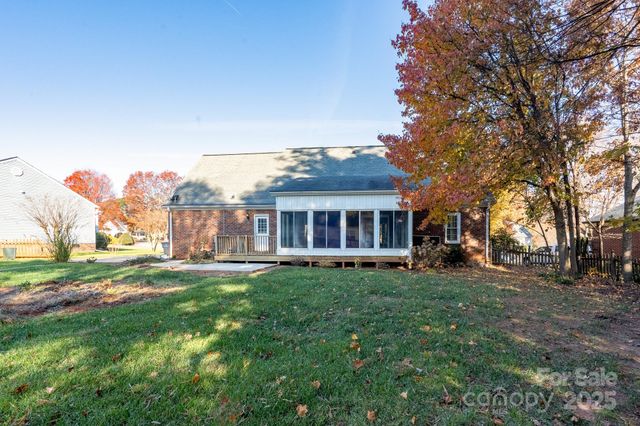 621 Peace Haven Road, Kannapolis, NC 28083