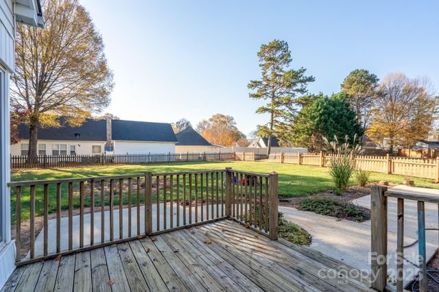 621 Peace Haven Road, Kannapolis, NC 28083