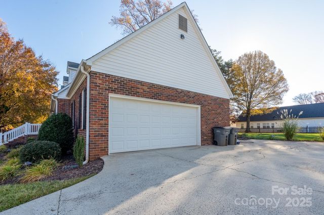 621 Peace Haven Road, Kannapolis, NC 28083