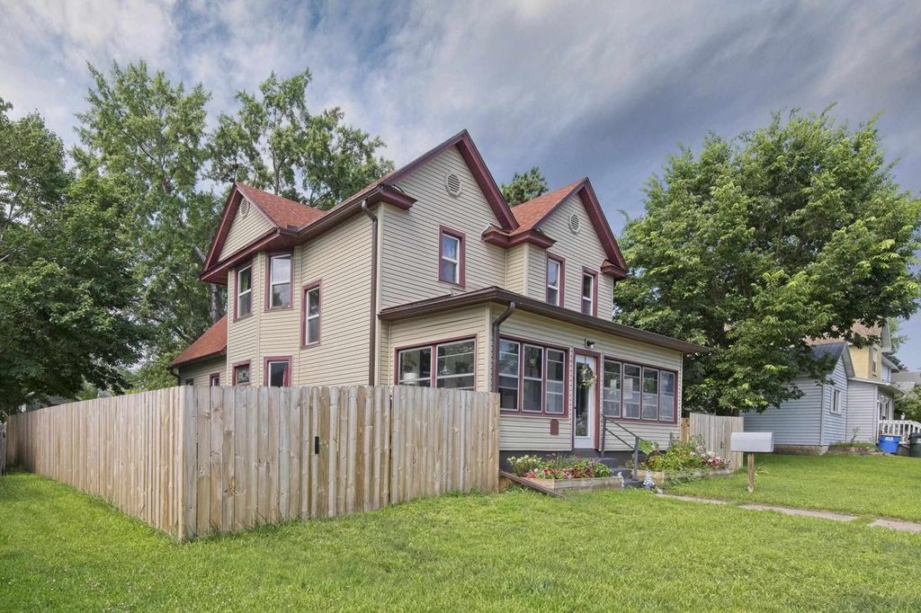 619 W Cook Street, Portage, WI 53901