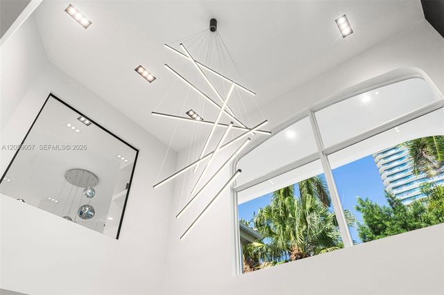 4027 194th Trl, Sunny Isles Beach, FL 33160