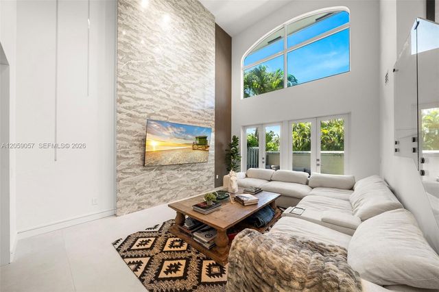 4027 194th Trl, Sunny Isles Beach, FL 33160