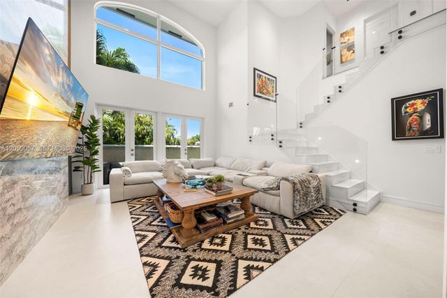 4027 194th Trl, Sunny Isles Beach, FL 33160