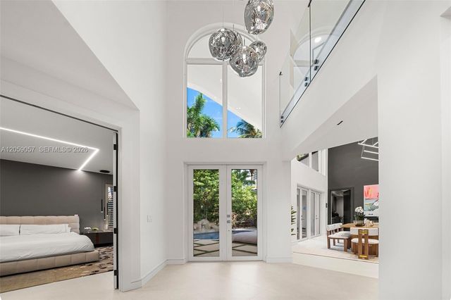 4027 194th Trl, Sunny Isles Beach, FL 33160