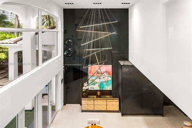 4027 194th Trl, Sunny Isles Beach, FL 33160