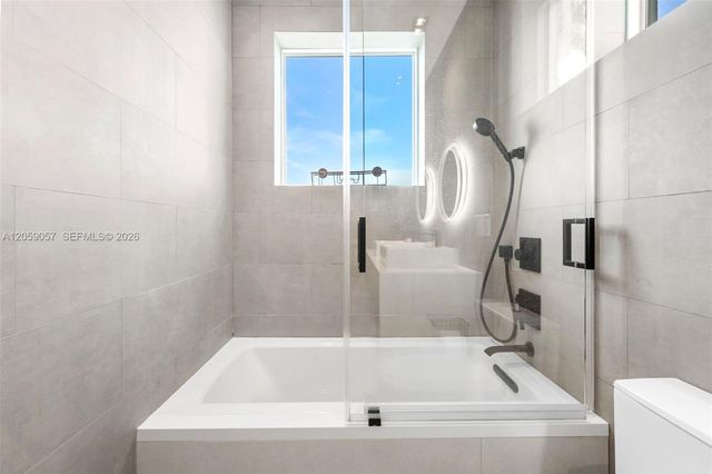 4027 194th Trl, Sunny Isles Beach, FL 33160