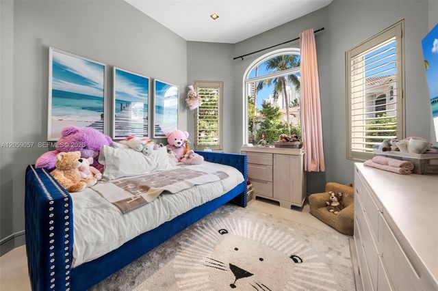 4027 194th Trl, Sunny Isles Beach, FL 33160