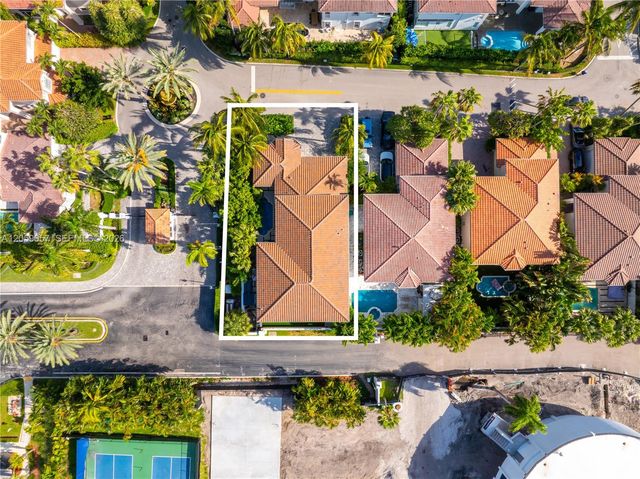 4027 194th Trl, Sunny Isles Beach, FL 33160