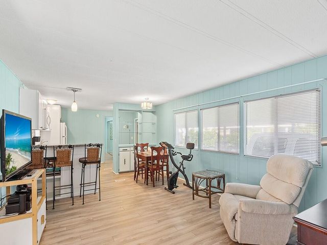 102 N Warner Drive, Jensen Beach, FL 34957