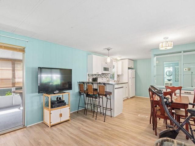 102 N Warner Drive, Jensen Beach, FL 34957