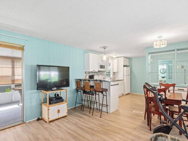 102 N Warner Drive, Jensen Beach, FL 34957