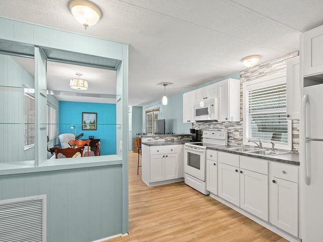 102 N Warner Drive, Jensen Beach, FL 34957