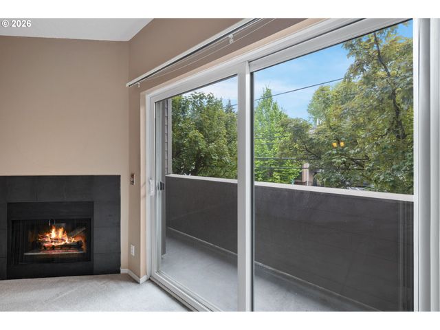 4320 S CORBETT Ave 211, Portland, OR 97239