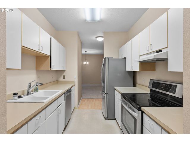 4320 S CORBETT Ave 211, Portland, OR 97239