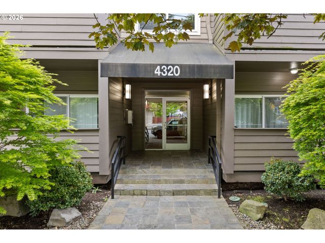 4320 S CORBETT Ave 211, Portland, OR 97239