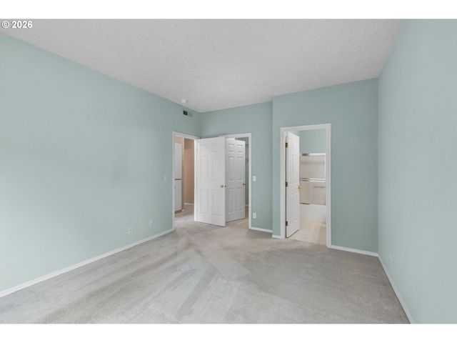 4320 S CORBETT Ave 211, Portland, OR 97239