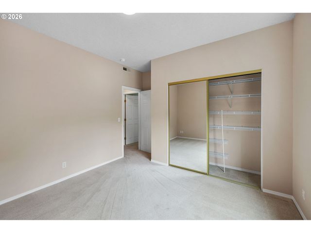 4320 S CORBETT Ave 211, Portland, OR 97239