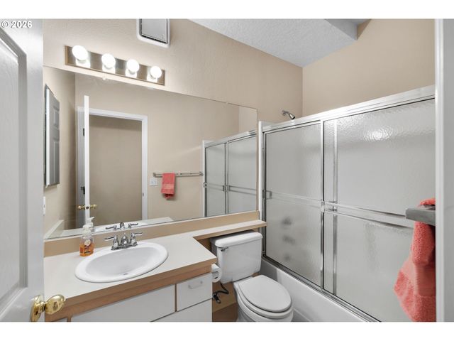 4320 S CORBETT Ave 211, Portland, OR 97239