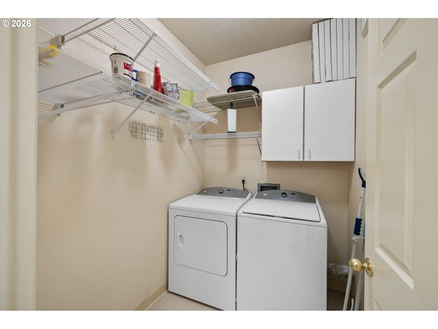 4320 S CORBETT Ave 211, Portland, OR 97239