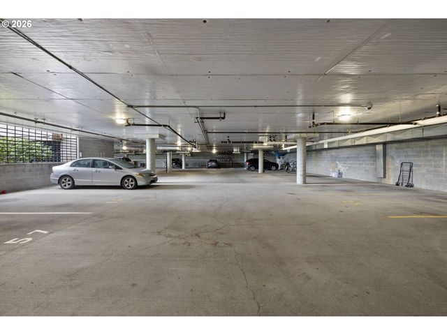 4320 S CORBETT Ave 211, Portland, OR 97239