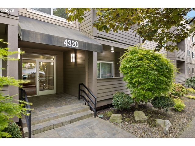 4320 S CORBETT Ave 211, Portland, OR 97239