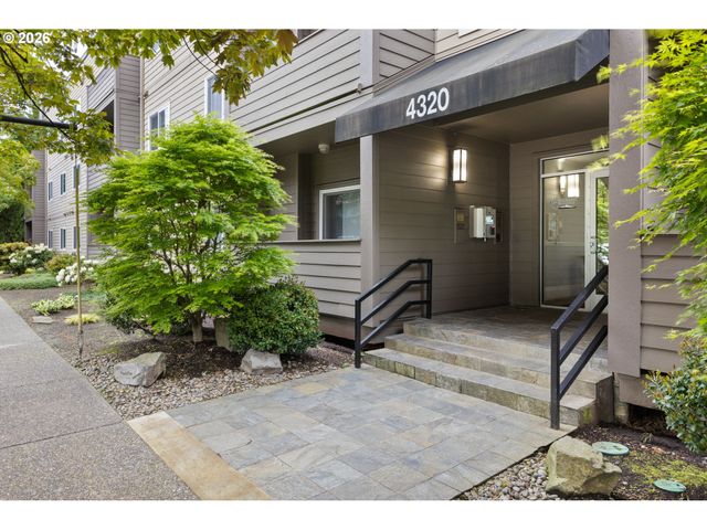 4320 S CORBETT Ave 211, Portland, OR 97239