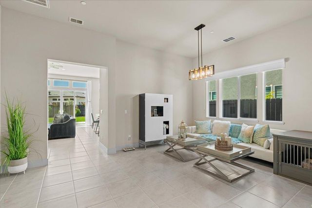 3715 N Berkeley Ave, Turlock, CA 95382