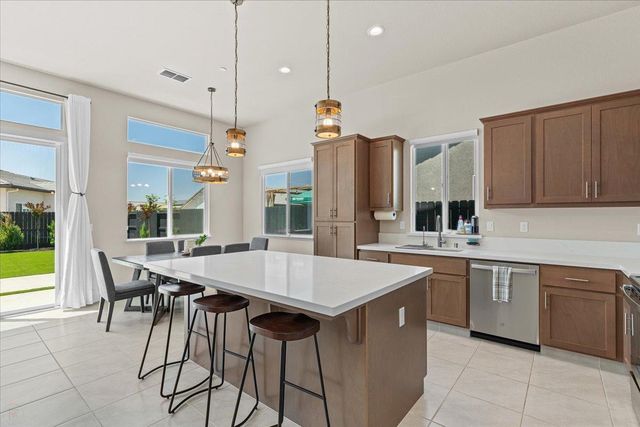 3715 N Berkeley Ave, Turlock, CA 95382