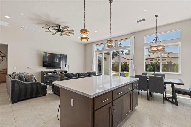 3715 N Berkeley Ave, Turlock, CA 95382