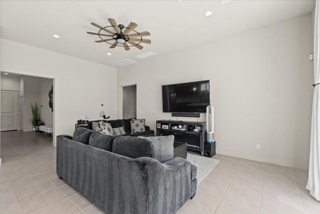 3715 N Berkeley Ave, Turlock, CA 95382