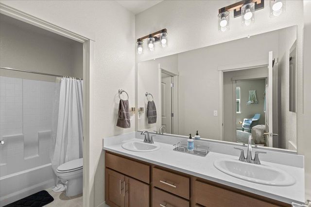 3715 N Berkeley Ave, Turlock, CA 95382