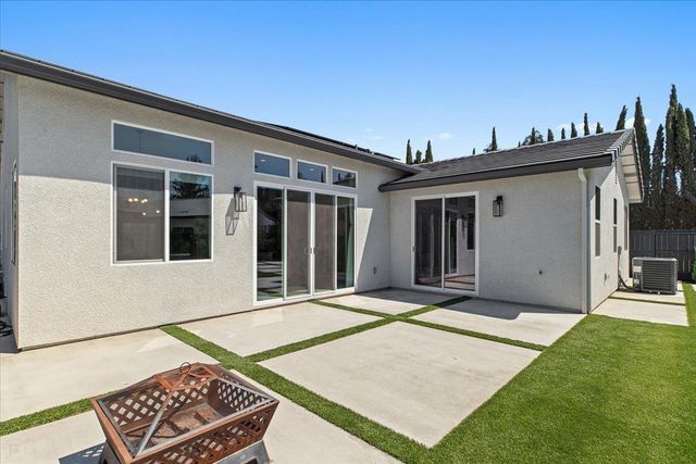 3715 N Berkeley Ave, Turlock, CA 95382