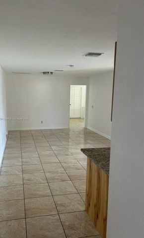4020 Country Club 0, Cape Coral, FL 33904
