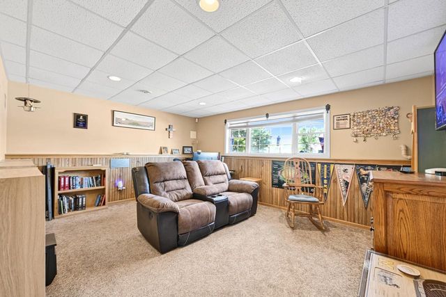 415 E Sunny Hill DRIVE, Elkhorn, WI 53121