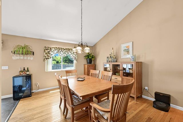 415 E Sunny Hill DRIVE, Elkhorn, WI 53121