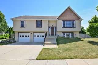 415 E Sunny Hill DRIVE, Elkhorn, WI 53121