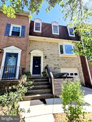 22 W CHAPMAN ST #A, Alexandria, VA 22301