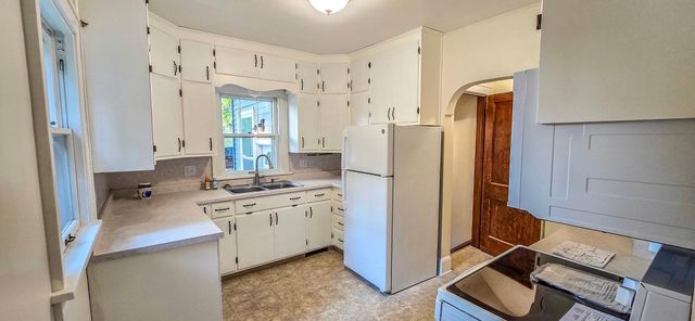 803 10th Street S, Moorhead, MN 56560