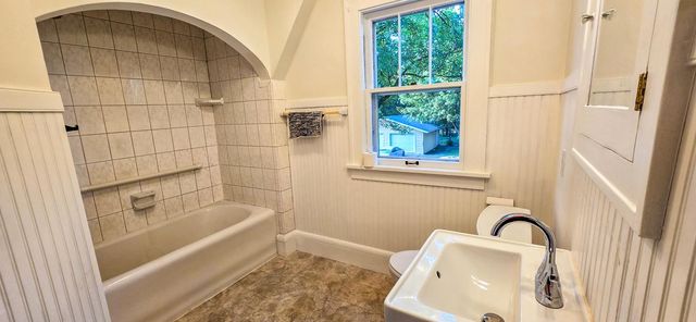 803 10th Street S, Moorhead, MN 56560