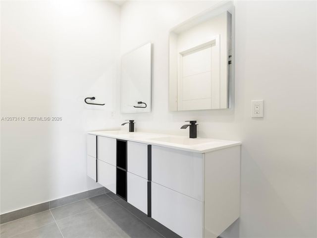 1421 SW 24th Court 3, Fort Lauderdale, FL 33315