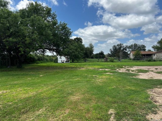 3660 Oma Dr, China Grove, TX 78263