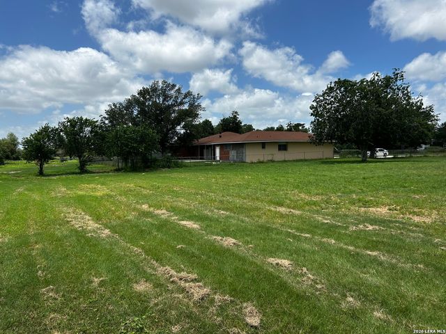 3660 Oma Dr, China Grove, TX 78263