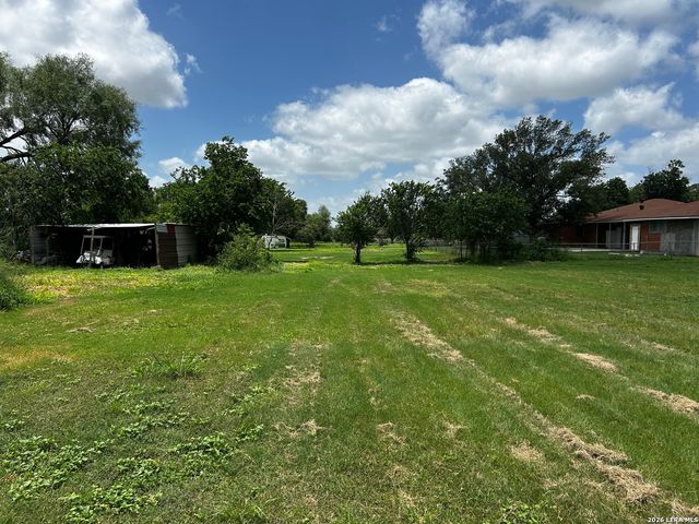 3660 Oma Dr, China Grove, TX 78263